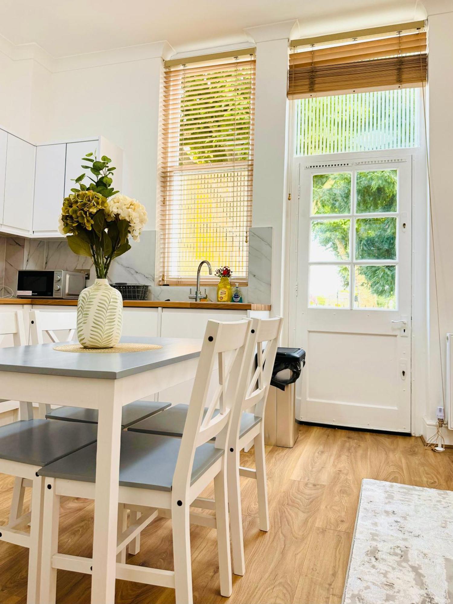 Beautiful 2Bedroom Flat In London St John Exterior photo